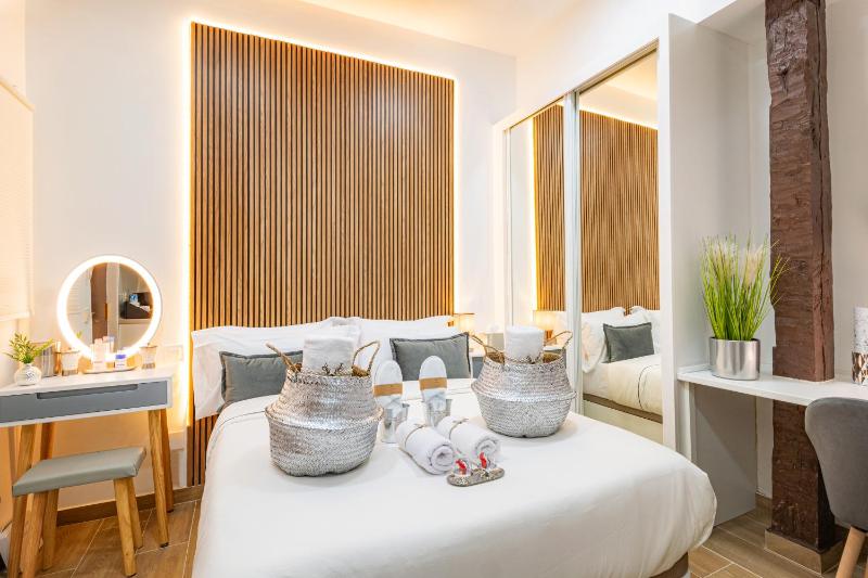 Sleep, Shower and coffee near Madrid's Gran Via — комфортный отель в Мадриде