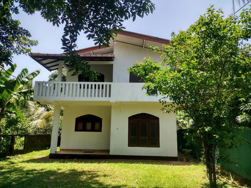 Villa Nalaagas — отель с удобствами в Хиккадува