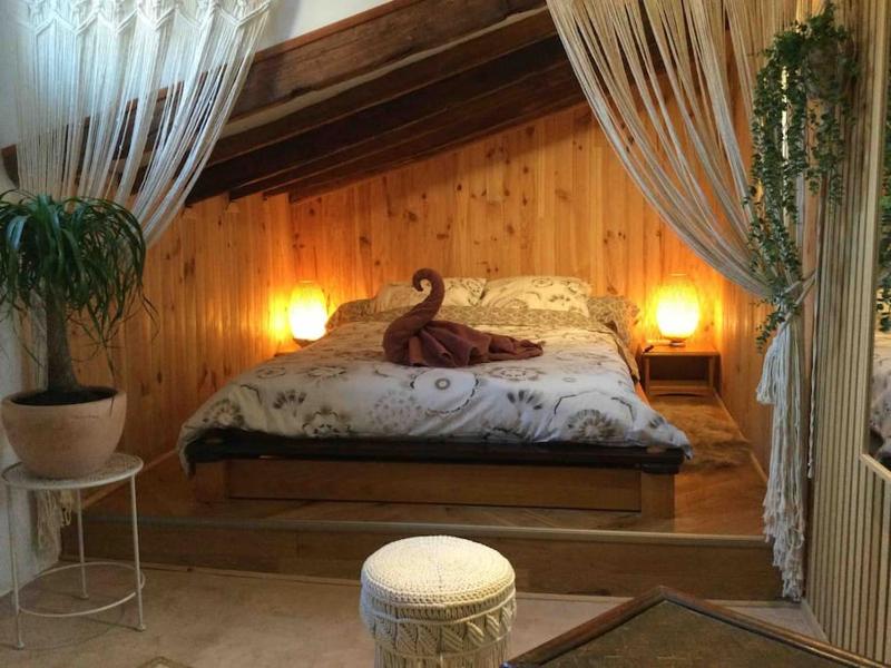 Studio de charme au coeur de la vieille ville — отель с удобствами в Николь