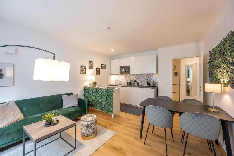 Modern City Center Apartment — отель с удобным расположением в вене