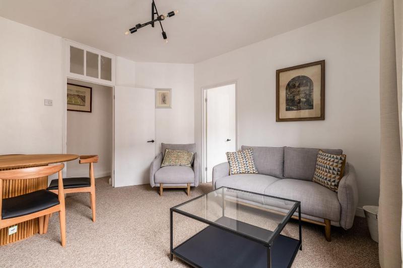 3-Bed Marylebone Marvel Apartment — отель в Лондоне, Соединенное Королевство