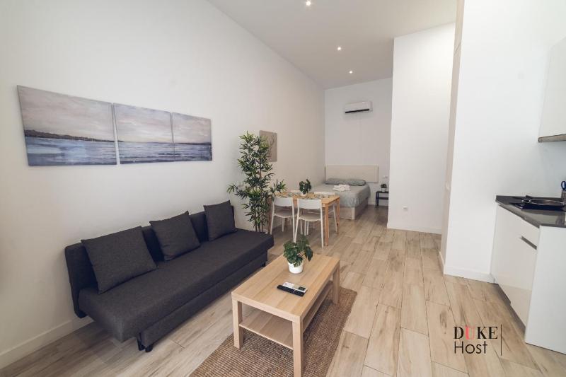 Santa Maria de la cabeza1 Apartments — комфортный отель в Мадриде