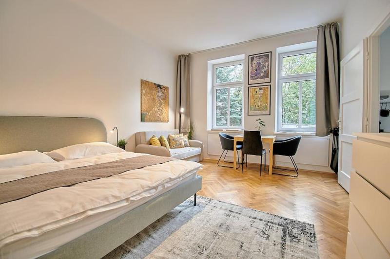 Posh Studio Apartment - stylish & urban — комфортный отель в вене