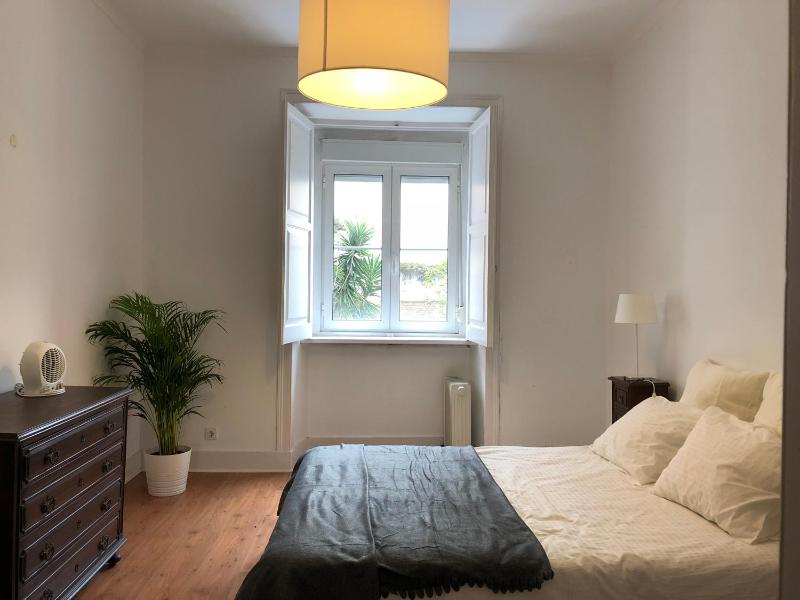 Charming 2 Bedroom Apartment - Bairro Alto, Principe Real — отель в Лиссабоне, Португалия