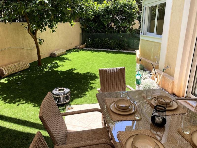 Цены на Lovely Apartment with Garden and indoor Fireplace! в Афины
