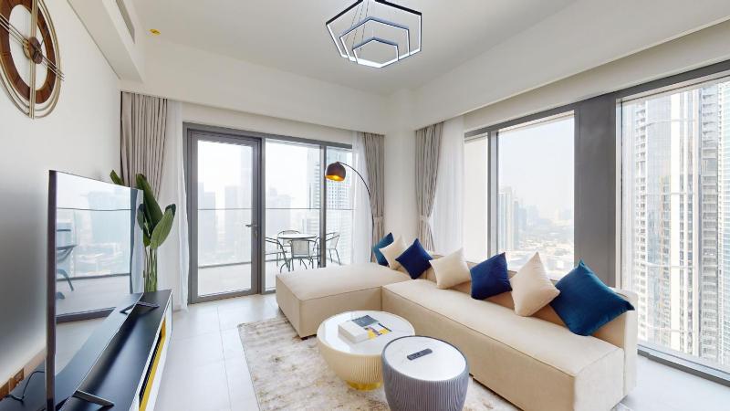Primestay - Burj Royale 3BR plus Maids — отель с удобным расположением в Дубае