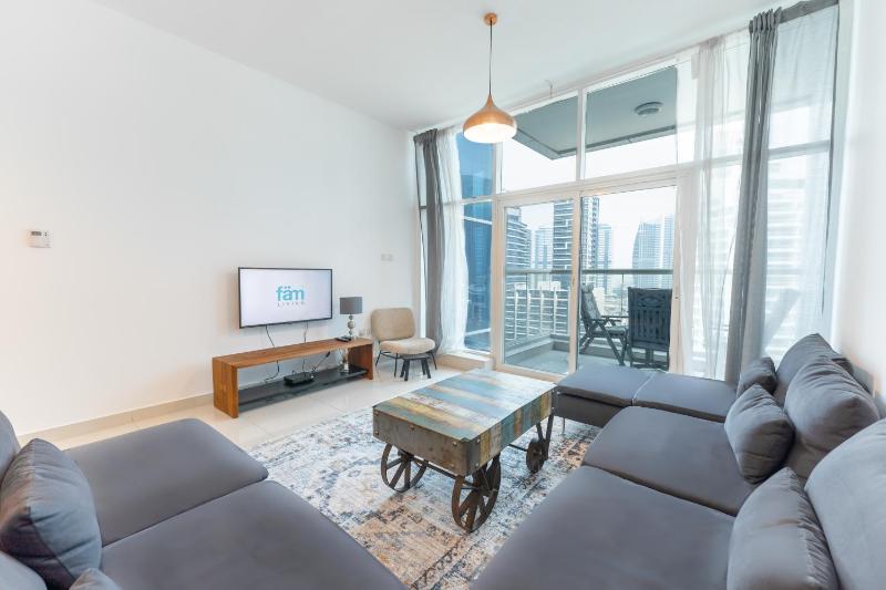FAM Living - Continental Tower - 2B with Spectacular Marina Views — отель с удобным расположением в Дубае