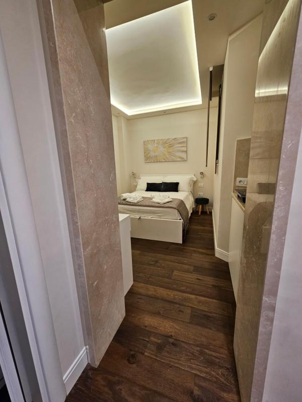 THE ONE FRATTINA Apartment — отель в Риме, Италия