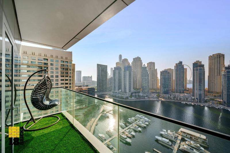 The Yacht Suite at Vida Marina Residence — отель с удобным расположением в Дубае