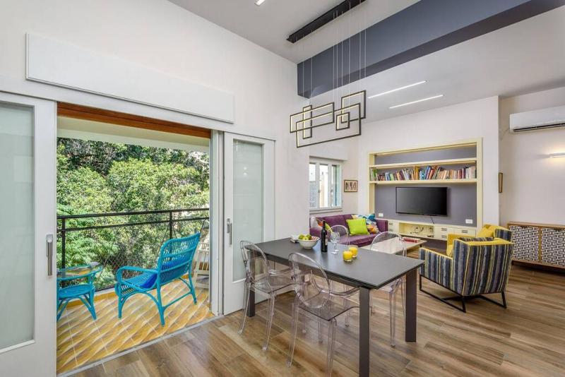 Цены на New Modern & Quiet 2BR/2 Bath By Frishman Beach в Тель-Авиве