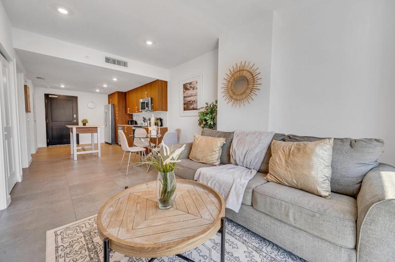 Beautiful Unit with Amazing View & Free Parking — комфортный отель в Майами