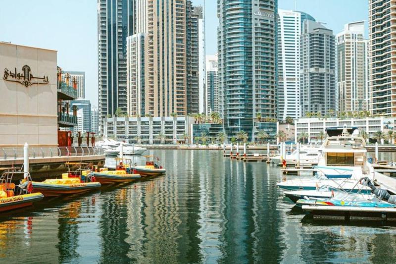Ultra Luxurious 1 BHK Apartment Marina Dubai 28th Floor - Escan Tower — забронировать отель в Дубае