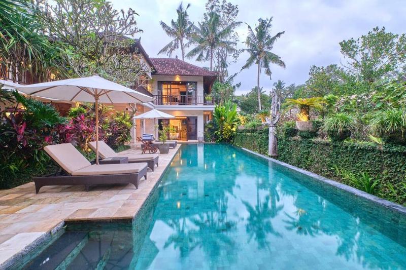 New-5BR Ubud Villa 7mins to Ubud Center — отель с удобствами в Убуде