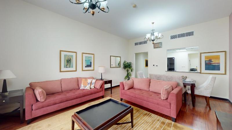Primestay - Green Lakes 2BR in JLT — отель с удобным расположением в Дубае