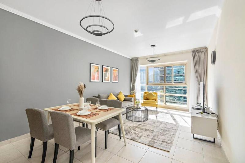 Цены на StoneTree - Elegant 1 BR with partial view of canal в Дубае