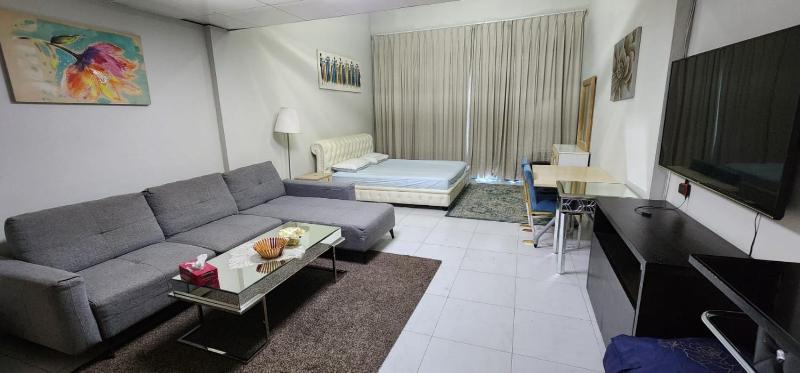 Studio Apartment — отель с удобствами в Аджман