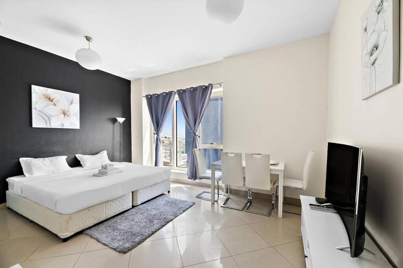 StoneTree - Cozy Fully-Furnished Studio in JLT — забронировать отель в Дубае