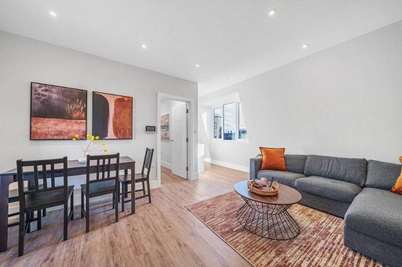 Tranquil 2-Bed Oasis in Tooting 20 min to Central — отель с удобствами в Лондоне
