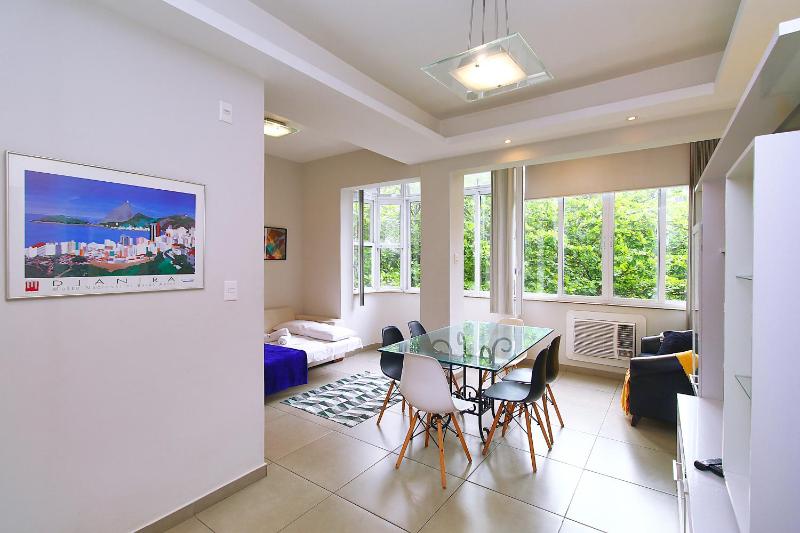 Apartamento 3 quartos, 2 minutos andando ate a praia T011 — забронировать отель в Рио