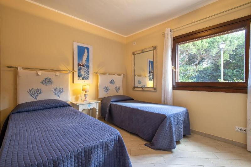 Villa Rossana a Stintino - Moderna villa con piscina