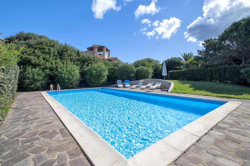 Villa Rossana a Stintino - Moderna villa con piscina