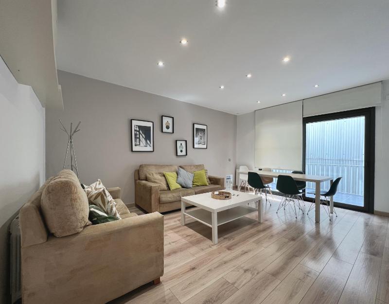 Stay U-nique Apartments Sant Eudald III — отель с удобным расположением в Барселоне