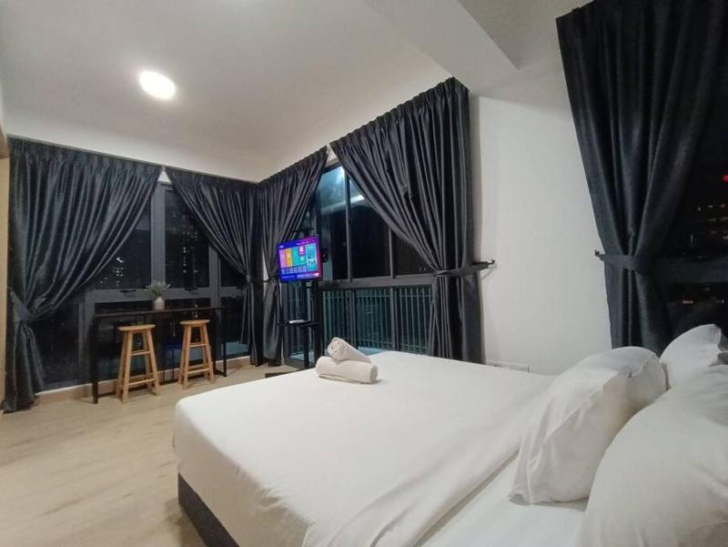 CLS 16B KLCC Balcony View Studio — забронировать отель в Куала-Лумпуре