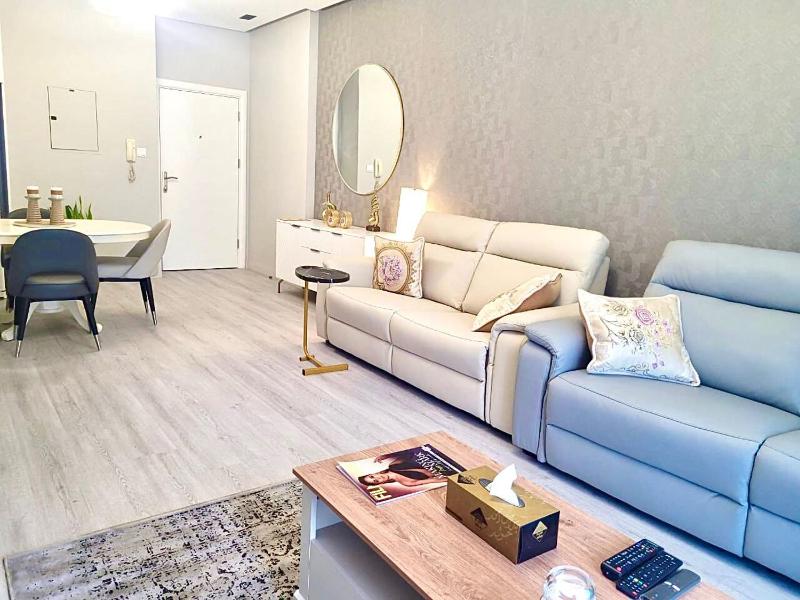 FULLY FURNISHED 2-BEDROOM APARTMENT IN DUBAI MARINA — отель в Дубае, Объединенные Арабские Эмираты