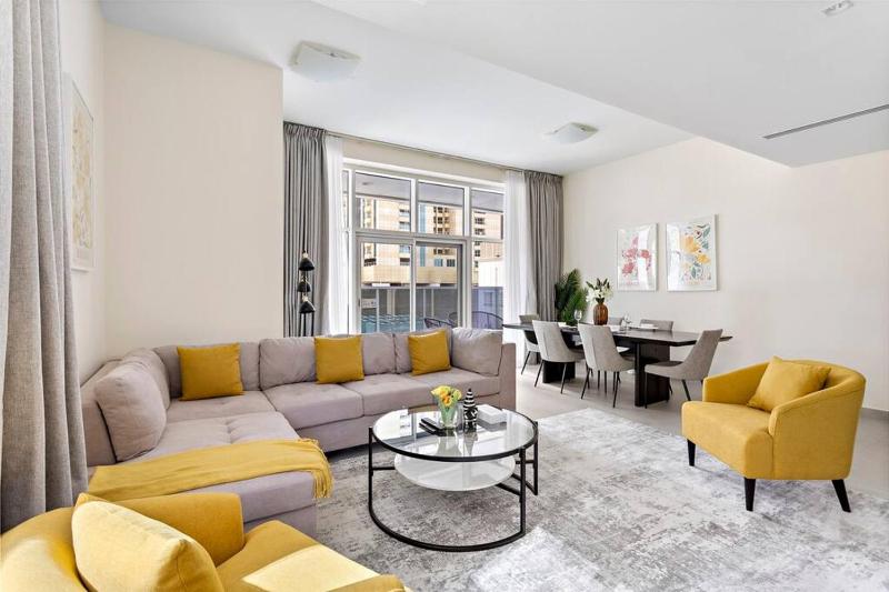 StoneTree - Furnished 2 BR with Maids Room in Dubai Marina — отель в Дубае, Объединенные Арабские Эмираты