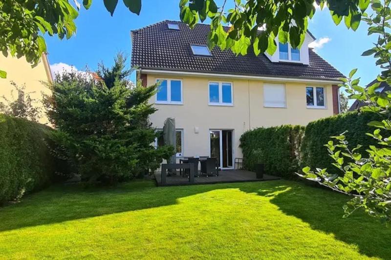 Modern townhouse, quiet and close to the centre. — отзывы гостей и цены