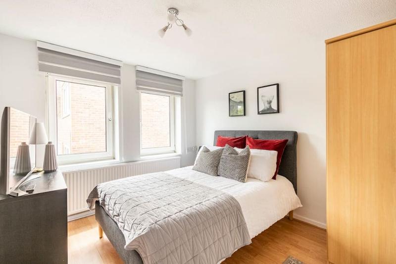 2 BDR - Entire Flat - Central London — отель с удобным расположением в Лондоне
