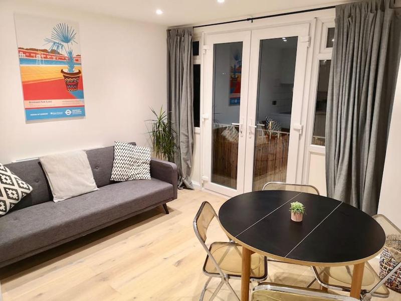 Contemporary 1 bed in Peckham — отель с удобствами в Лондоне
