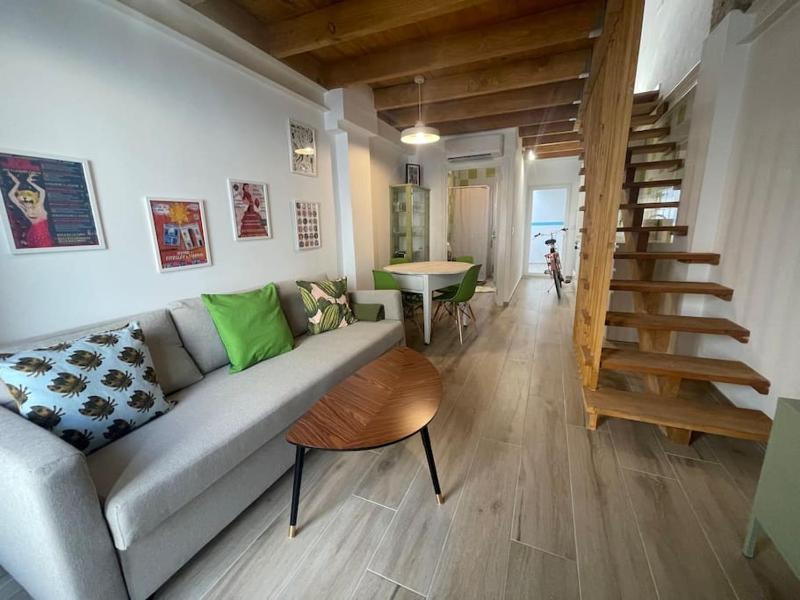 The Bohemian Beach House — отель с удобным расположением в Валенсии