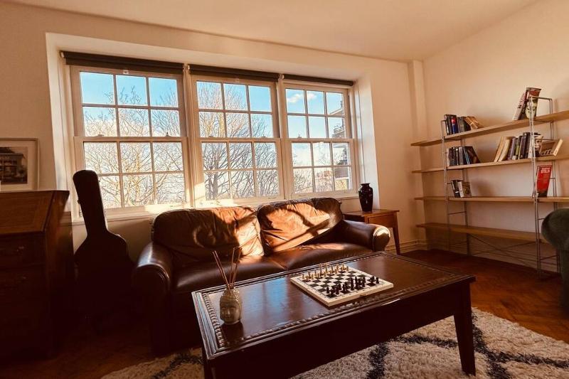Traditional 3 Bed Flat In Highgate — отель с удобствами в Лондоне