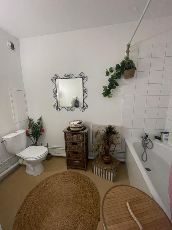 Studio in the heart of Paris next PereLachaise/Bastille — отель в Париже, Франция