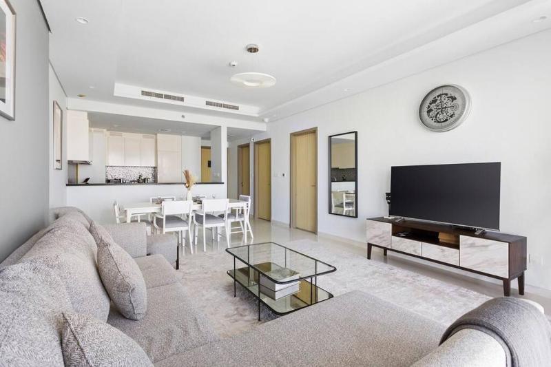 StoneTree - Furnished 2BR with Luxurious Style — отель с удобным расположением в Дубае