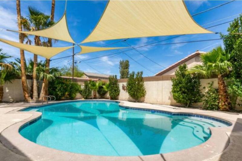 Цены на Vegas Oasis в Лас Вегасе