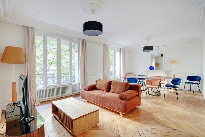 Splendide appartement familial — забронировать отель в Париже