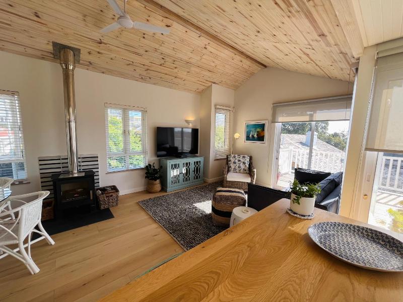 Moonshine - Two Bedroom House with inverter — комфортный отель в Кейптауне