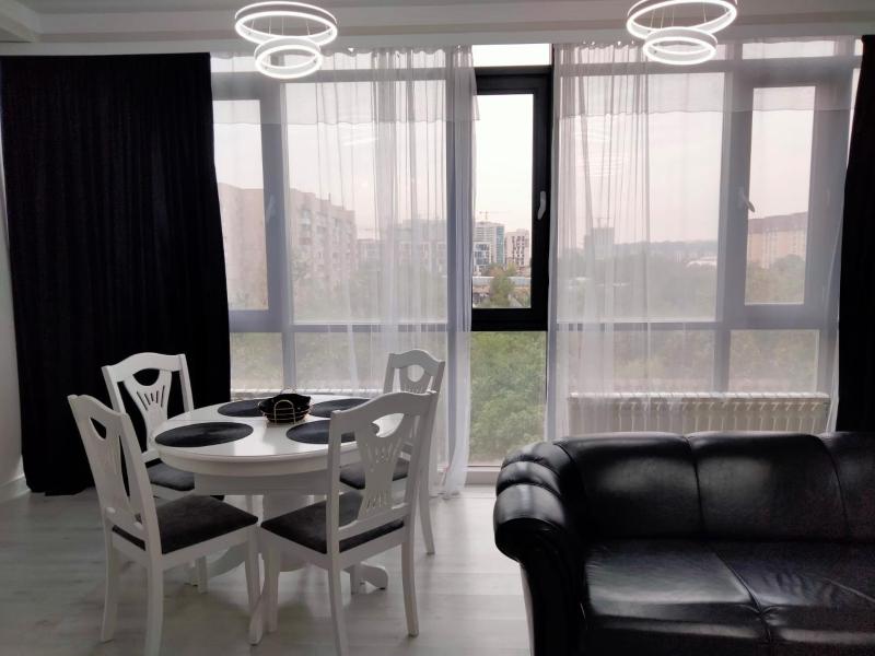 Stil'nye apartamenty radom s metro Ziloj kompleksDom na Abaa — комфортный отель в Алматы