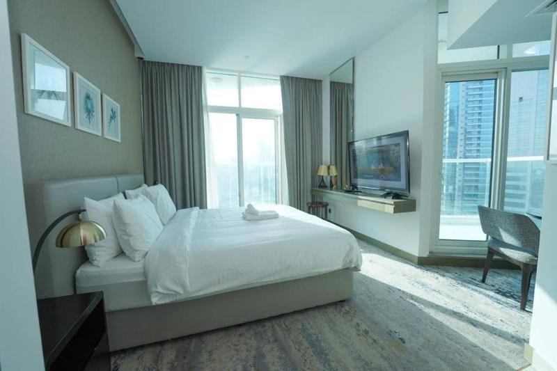 Цены на Huge Studio In Downtown Dubai, Six Minutes to Dubai Malls в Дубае