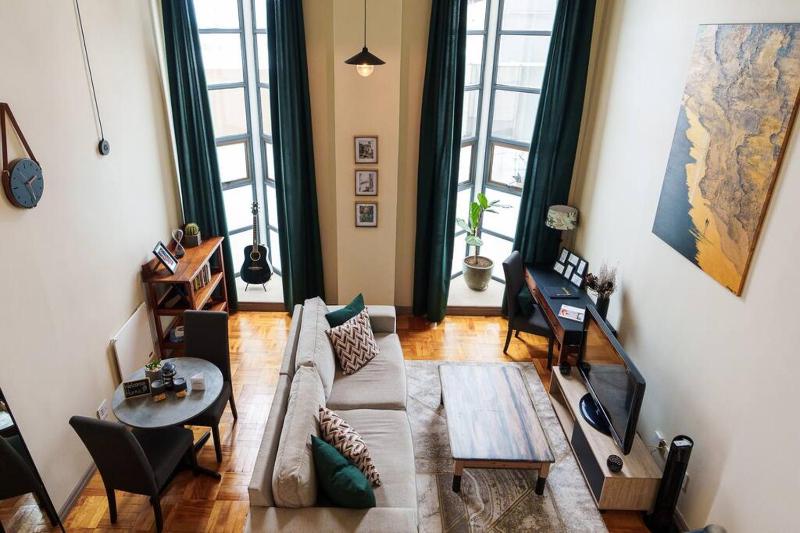 Loft Apt in City Centre Iconic Art Deco Building — отель с удобствами в Кейптауне