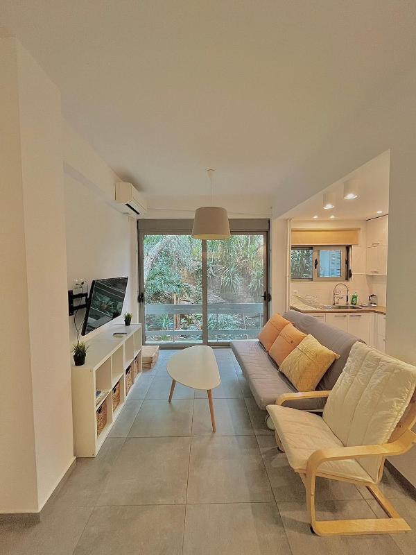 Panathenaic Stadium next-door Stylish home — забронировать отель в Афины