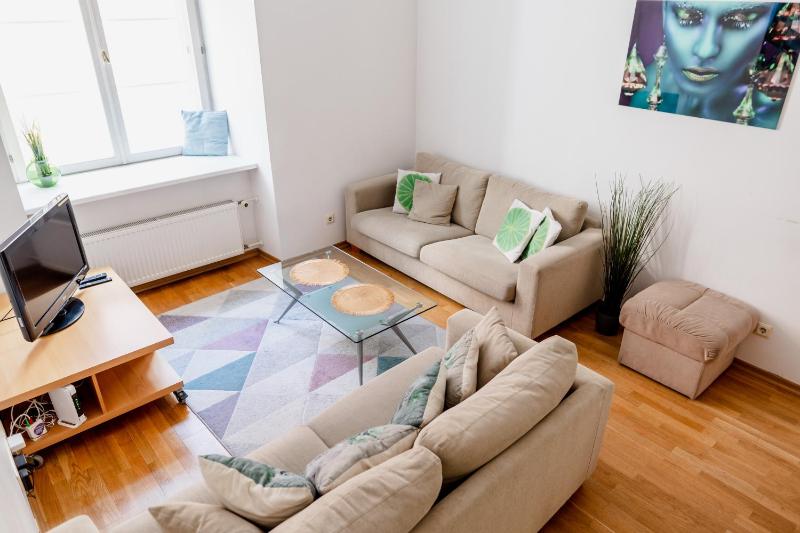 Old Town Main Square Apartment with Sauna — отзывы гостей и цены