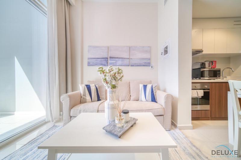 Contemporary 1BR at Vera Tower Business Bay by Deluxe Holiday Homes — забронировать отель в Дубае