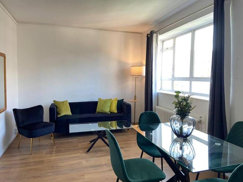 Charming Retreat in Pimlico — забронировать отель в Лондоне