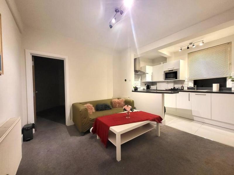1 Bed Apartment in Chiswick — комфортный отель в Лондоне