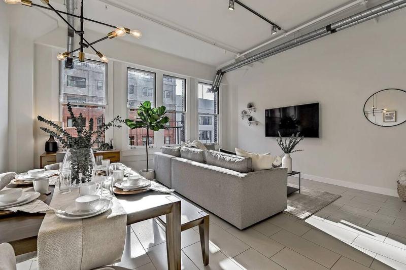 Цены на Luxury downtown loft 1 bedroom в Лос-Анджелесе