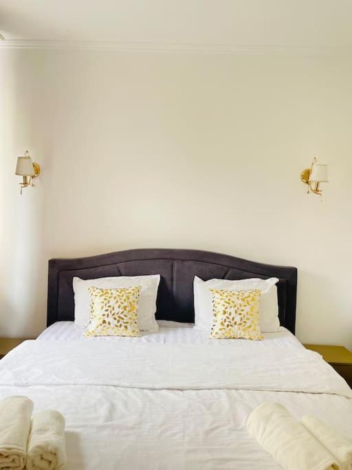 Moon&Sun Apartments — забронировать отель в Алматы