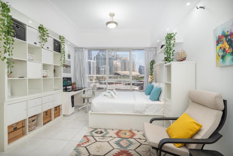 Cozy Haven with Spiritual Charm in JLT — отель с удобствами в Дубае